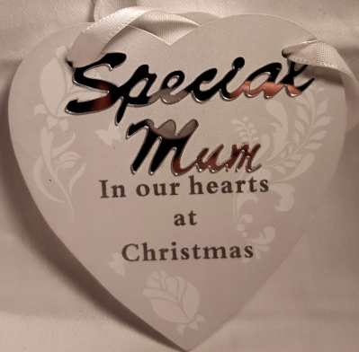 Mum heart hanger