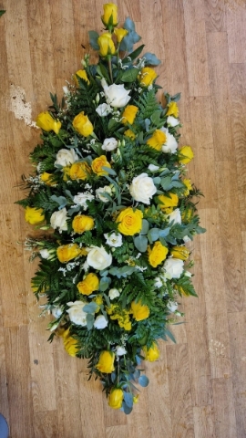 4ft Double Ended Yellow Roses & Whites Spray