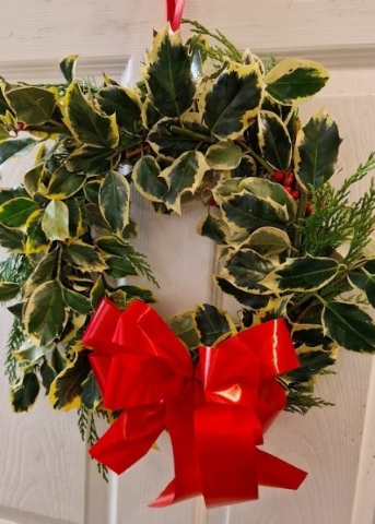 Plain Traditional Holly Wreath