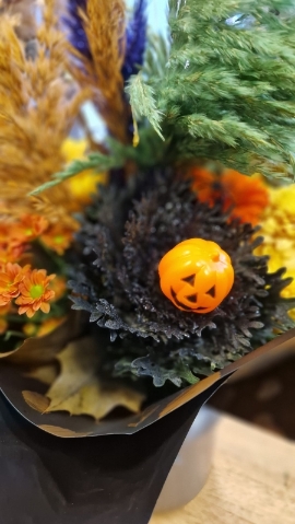 Spooky Halloween season bouquet