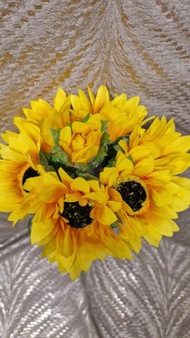 Sunflower silk bunch